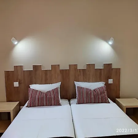 招待所 康锁拉考佩德拉马旅馆 4*